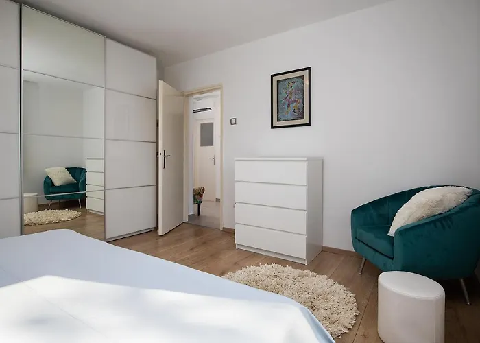 Kim 아파트 풀라